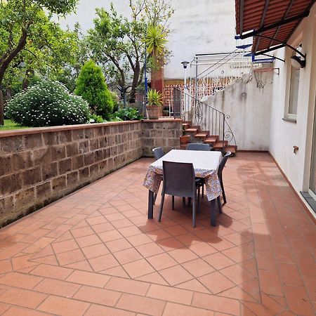 Il Giardino Dei Gigli Apartment Meta Luaran gambar