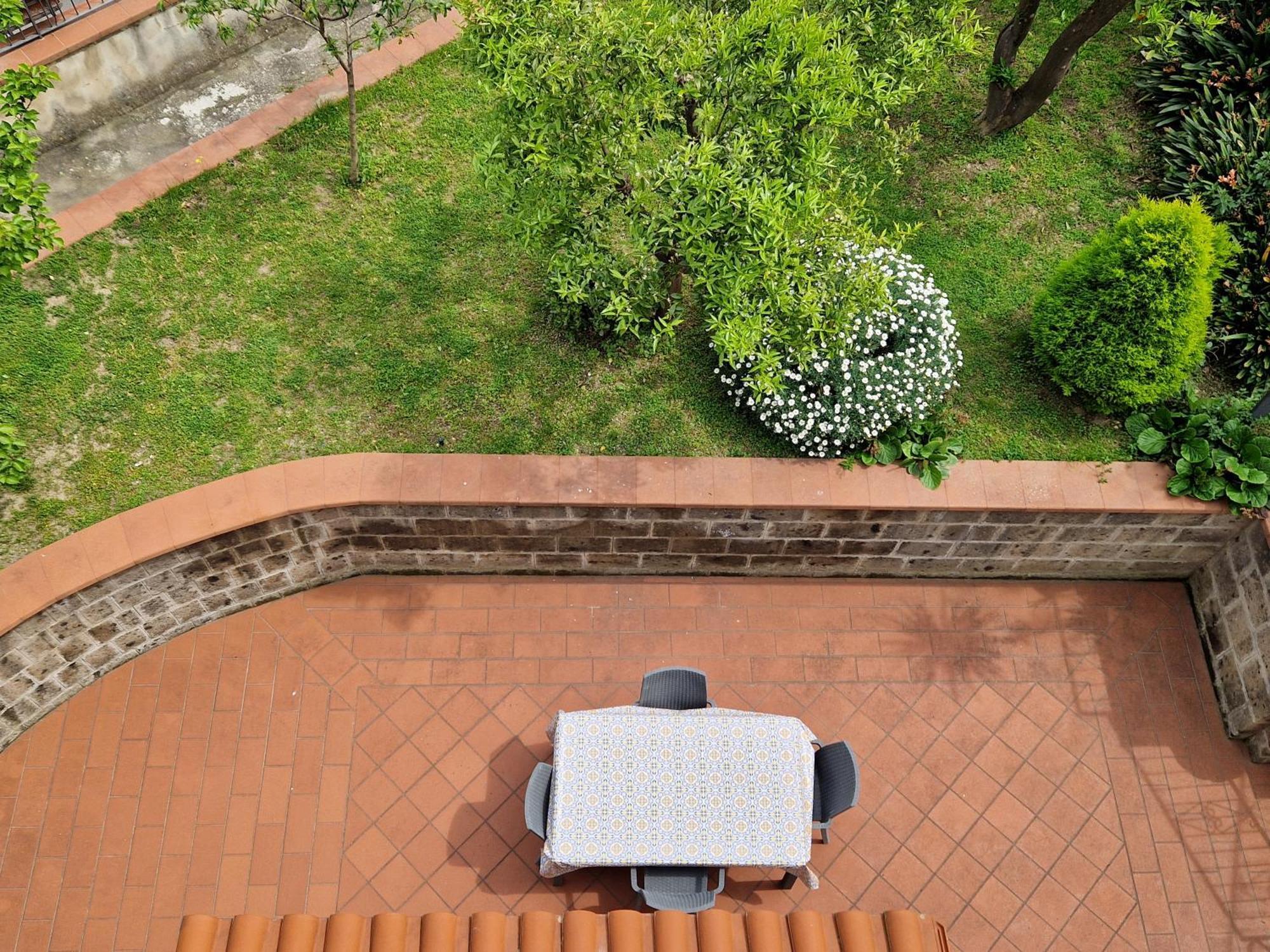 Il Giardino Dei Gigli Apartment Meta Luaran gambar