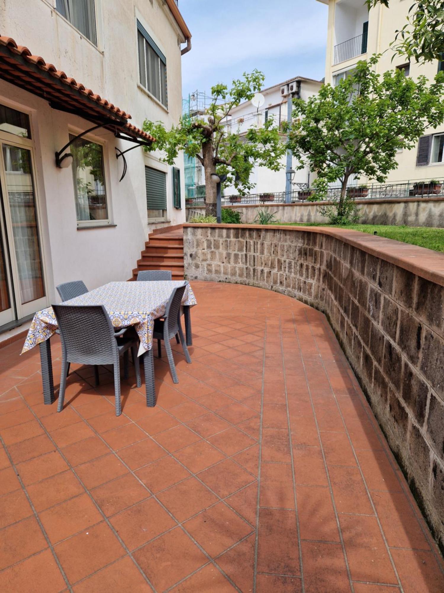 Il Giardino Dei Gigli Apartment Meta Luaran gambar