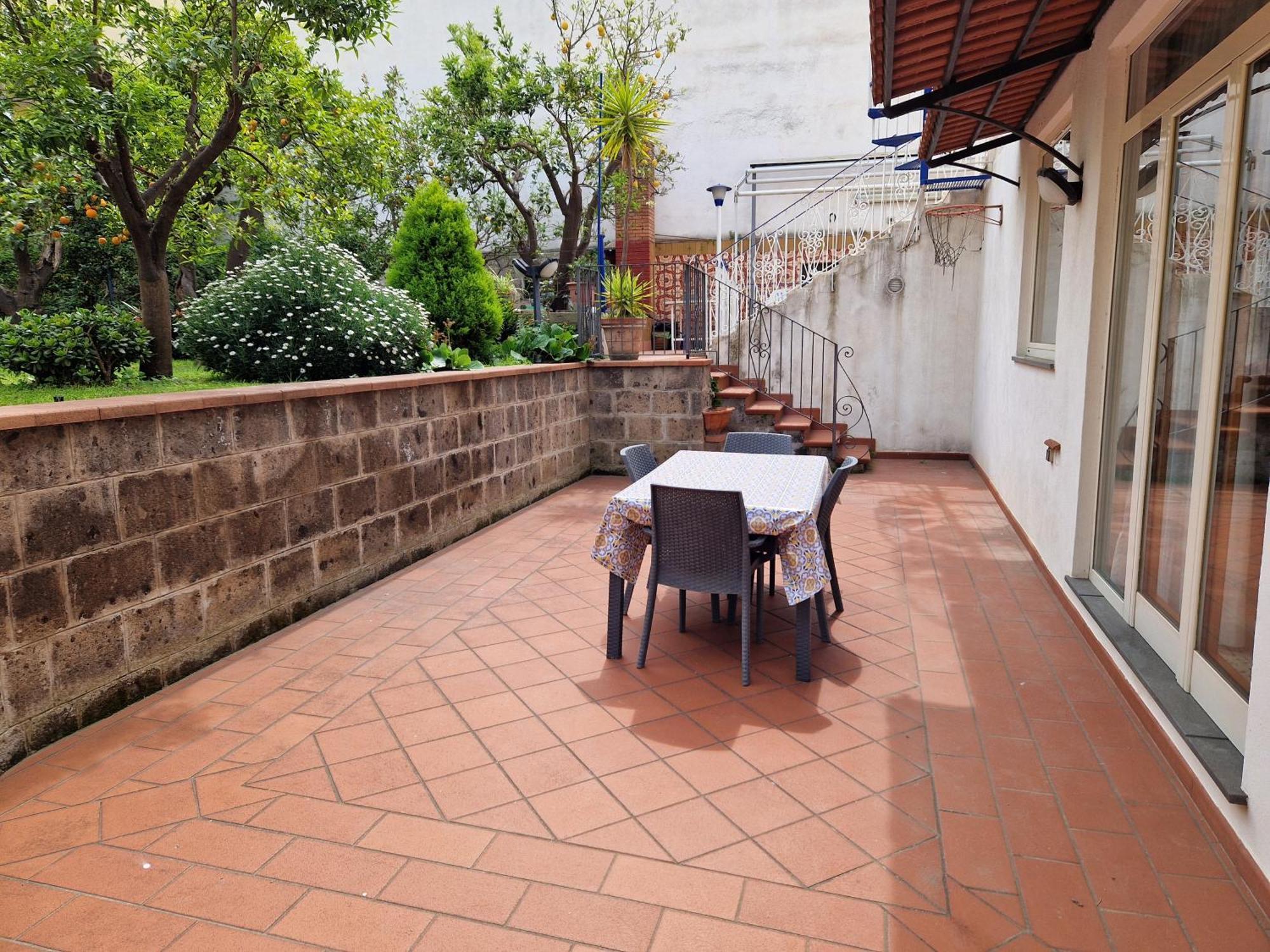 Il Giardino Dei Gigli Apartment Meta Luaran gambar
